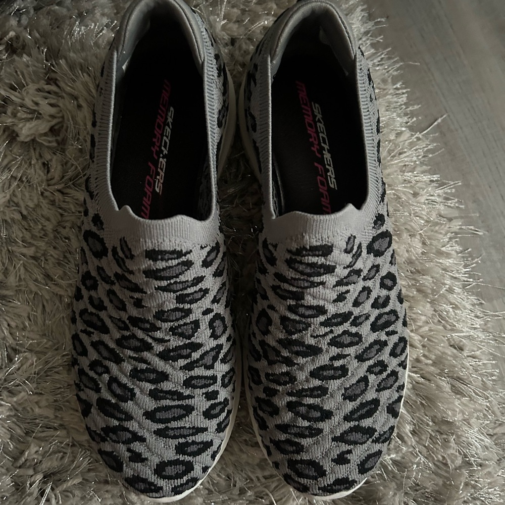 Skechers Slip-On Leopard Sneakers in Light Gray and Black